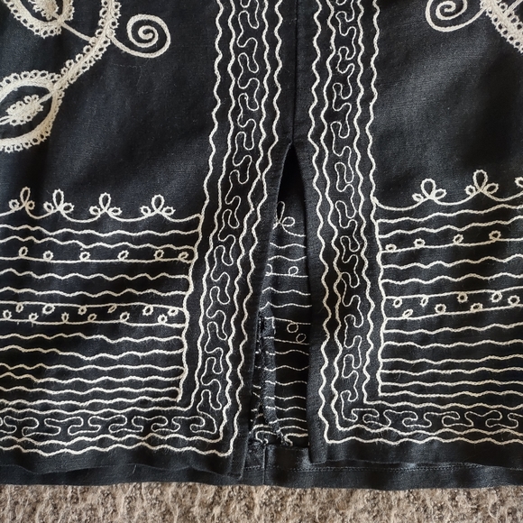 BCBG Maxazria Linen Blend Women Skirt Embroidered Flowers Knee Length Size 6 - Picture 5 of 11